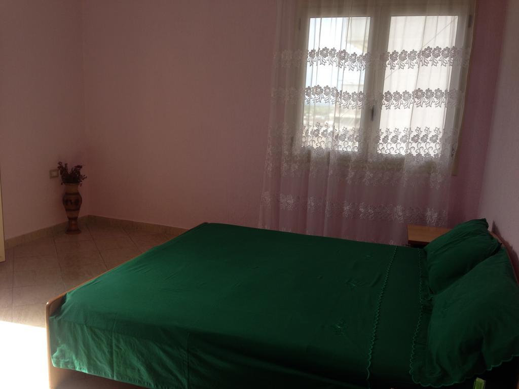 Appartamenti George Orikum Bagian luar foto