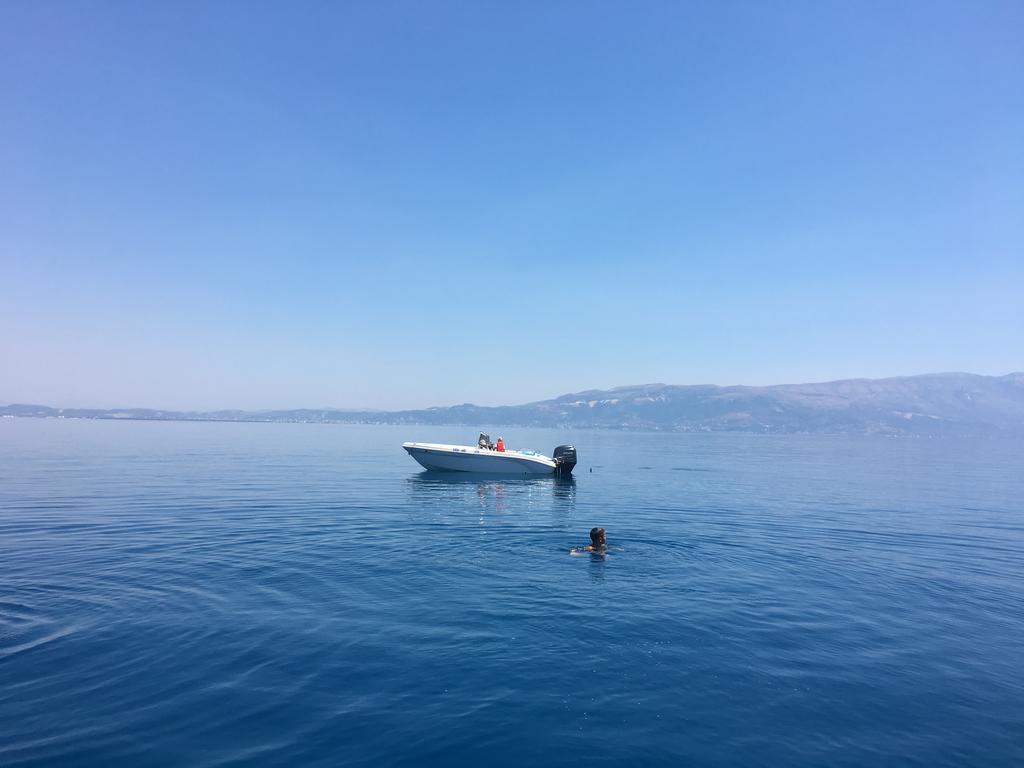 Appartamenti George Orikum Bagian luar foto