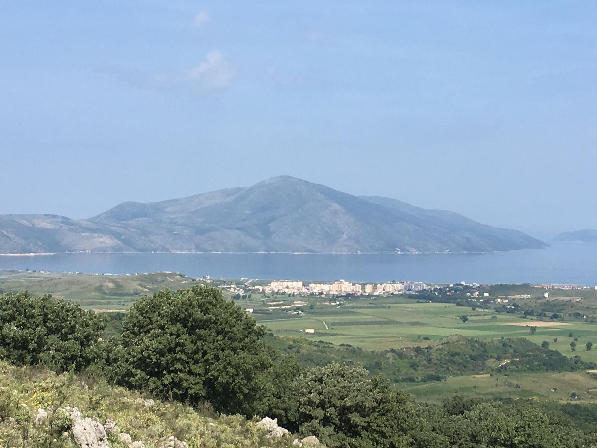Appartamenti George Orikum Bagian luar foto