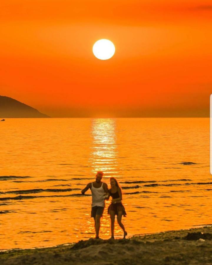 Appartamenti George Orikum Bagian luar foto